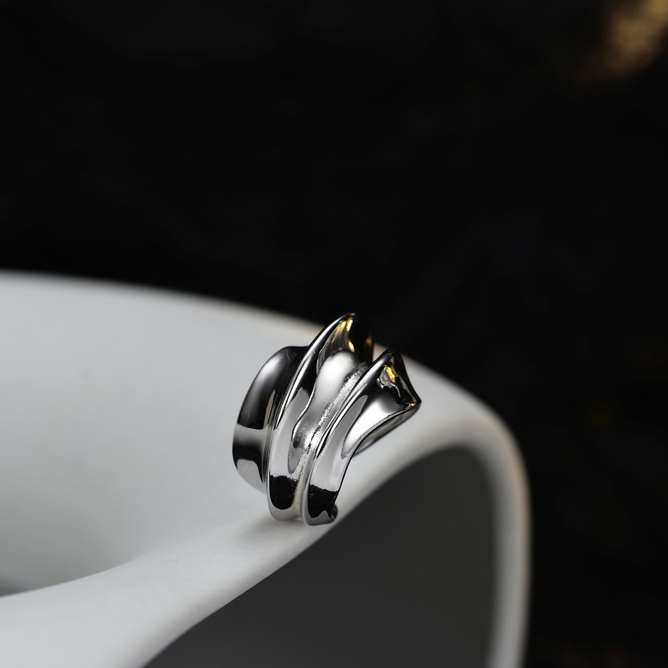 F.I.N.S 1PC Exaggerated Wide S - Ear Cuff No Piercing recension och pris
