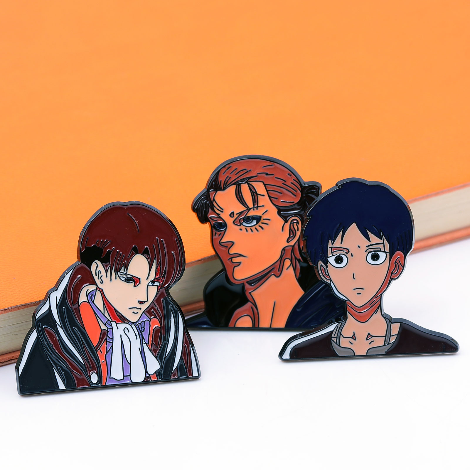 Anime Titan Metal Brooch Anime - Levi Jewelry & Watches Inc recension och pris