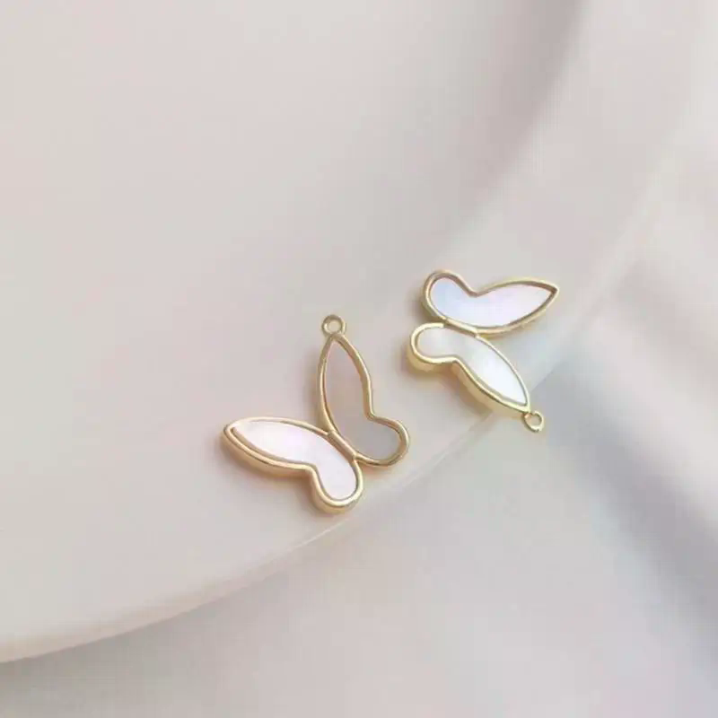 14K Gold Color Inlaid Natural  - Butterfly Pendant Necklace recension och pris