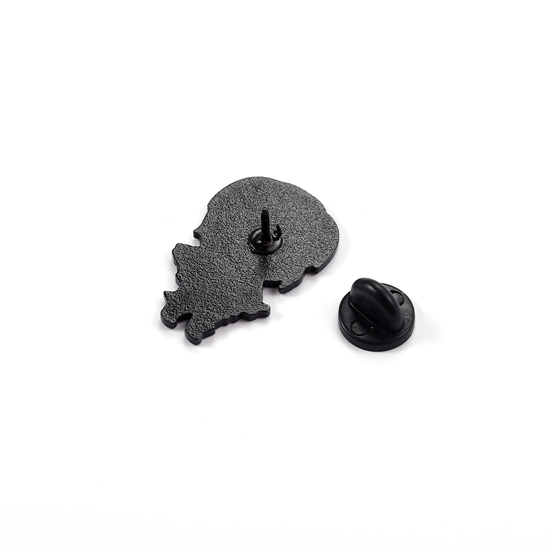 Attack on Titan Chibi Enamel P - Levi Jewelry & Watches Inc recension och pris